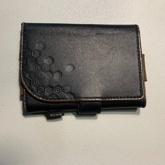 Belkin RFID black and brown wallet EUC - Picture 1 of 3